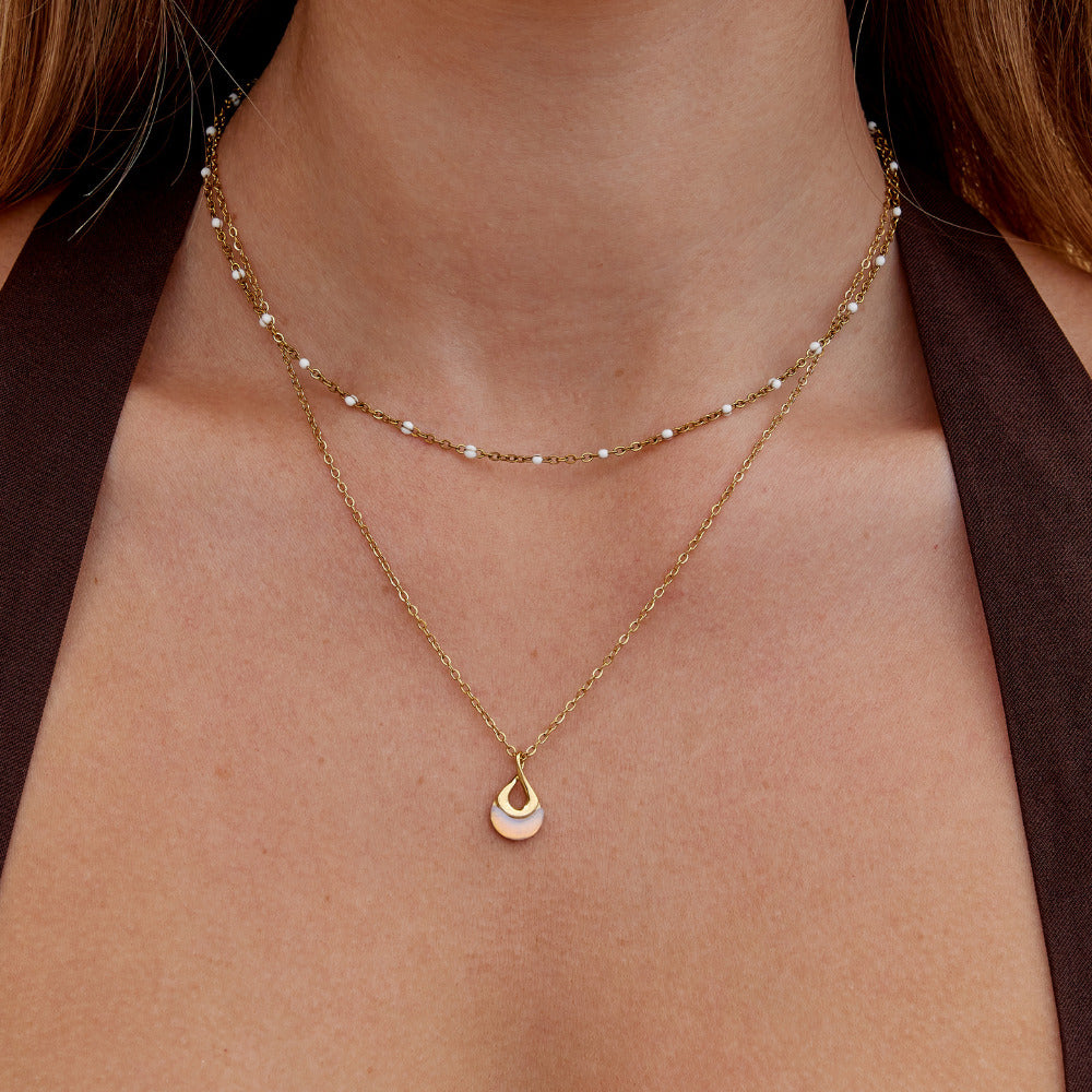 Tiffany bela kamna obesek ogrlica