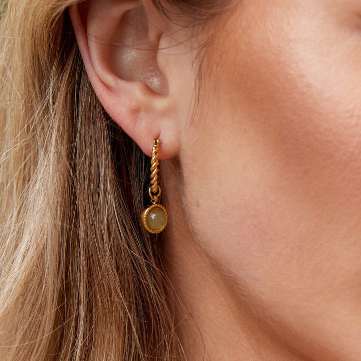 Uhani iz aventurina s spiralnim obročem