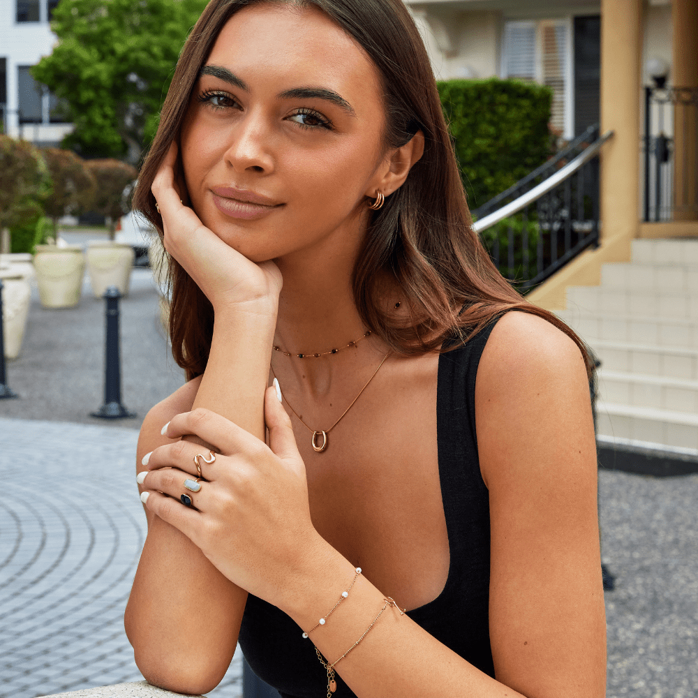 Zlata konjska podkva ogrlica