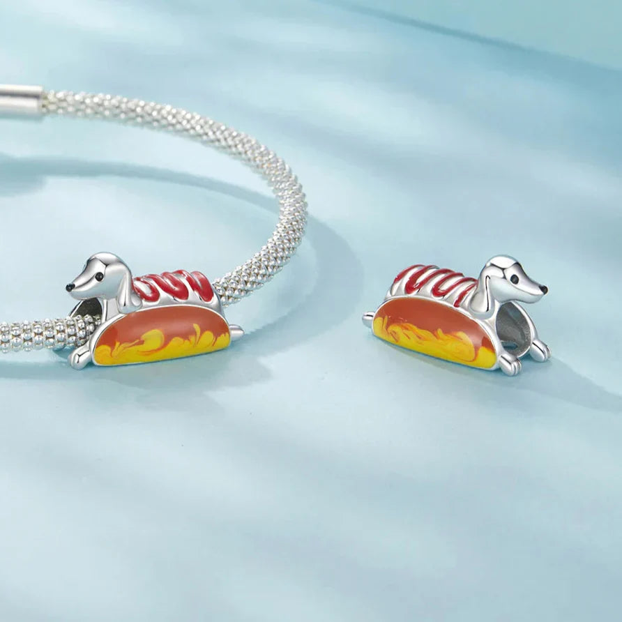 Charm v obliki hot doga