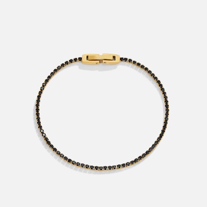 Zapestnica iz črnega kristala ob polnoči