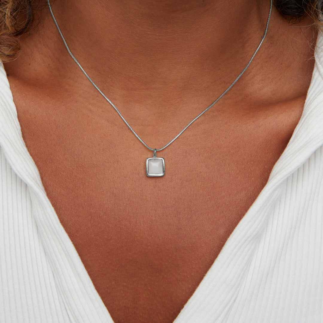 Ogrlica z obeskom Riva Moonstone