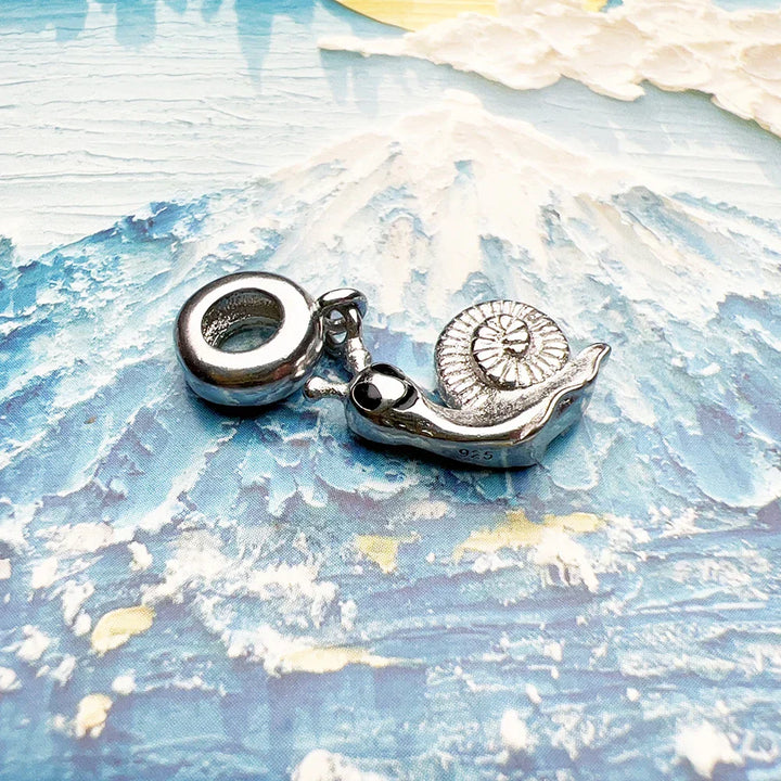 Čar Snail Pendant