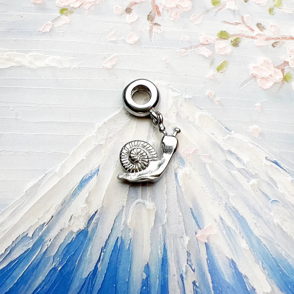 Čar Snail Pendant