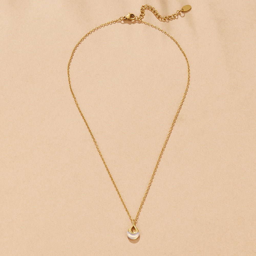 Tiffany bela kamna obesek ogrlica