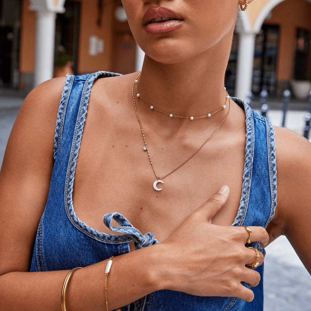 Ogrlica z belim lunarnim mesecem
